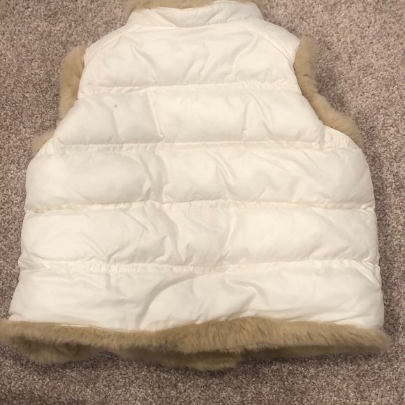 Infants Old Navy puffer vest - Picture 2 of 6